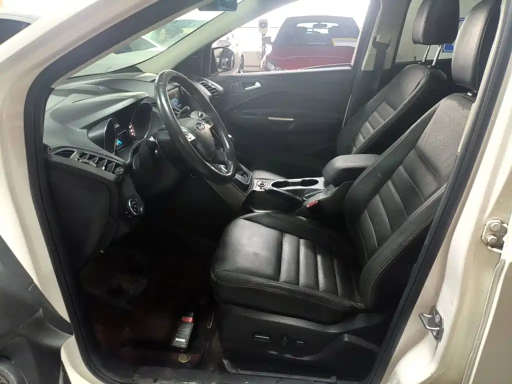 Ford Kuga — миниатюра 15