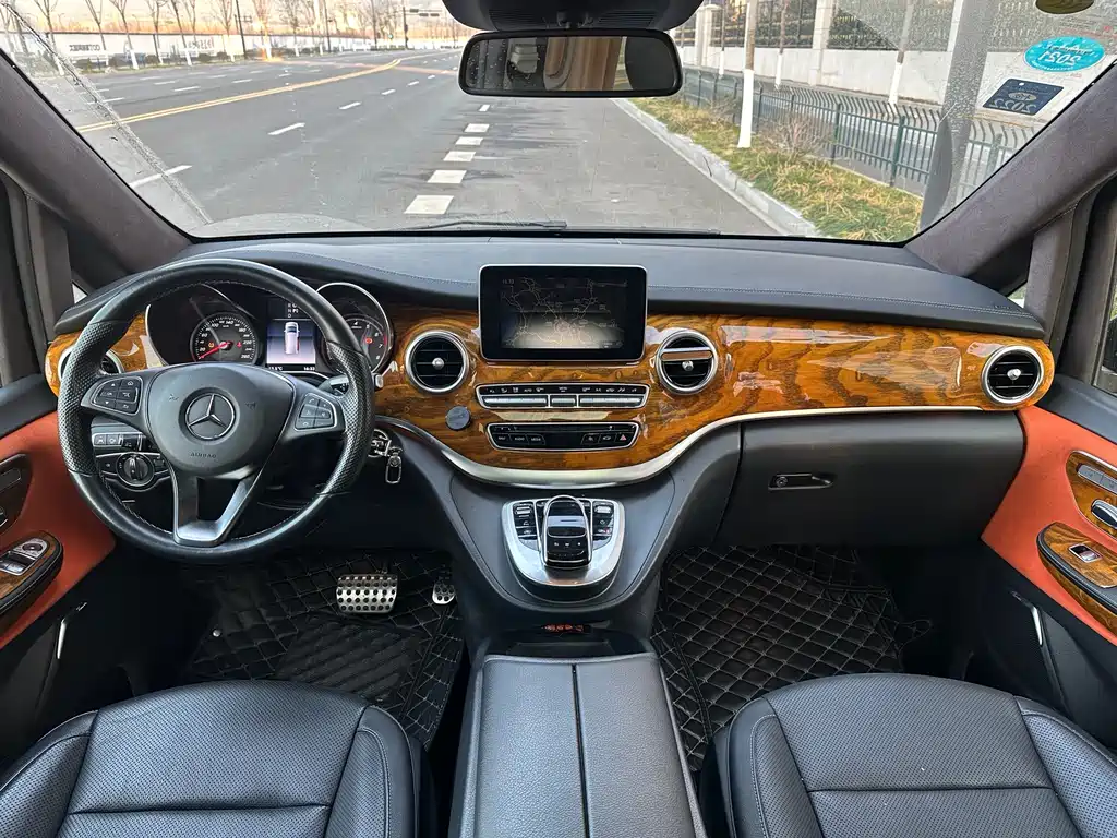 Mercedes-Benz V-Class V 260 L Premium Extended Edition, фото 8