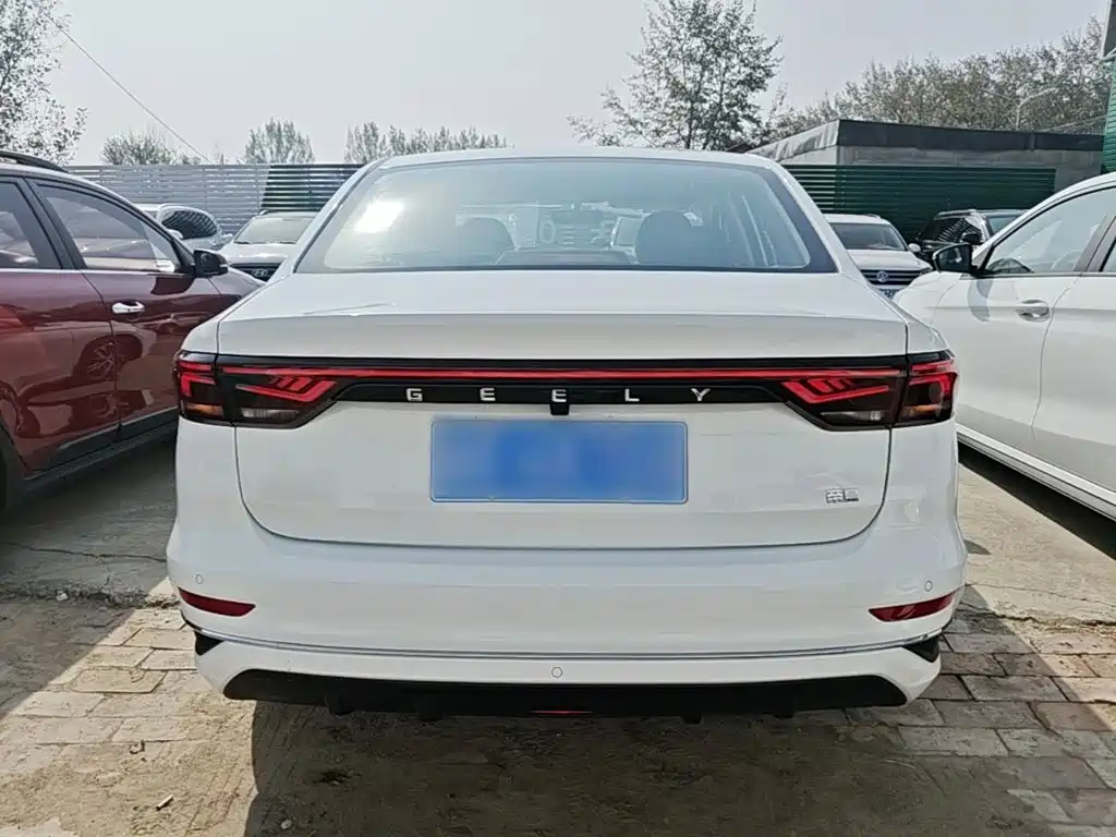 Geely Emgrand — миниатюра 6