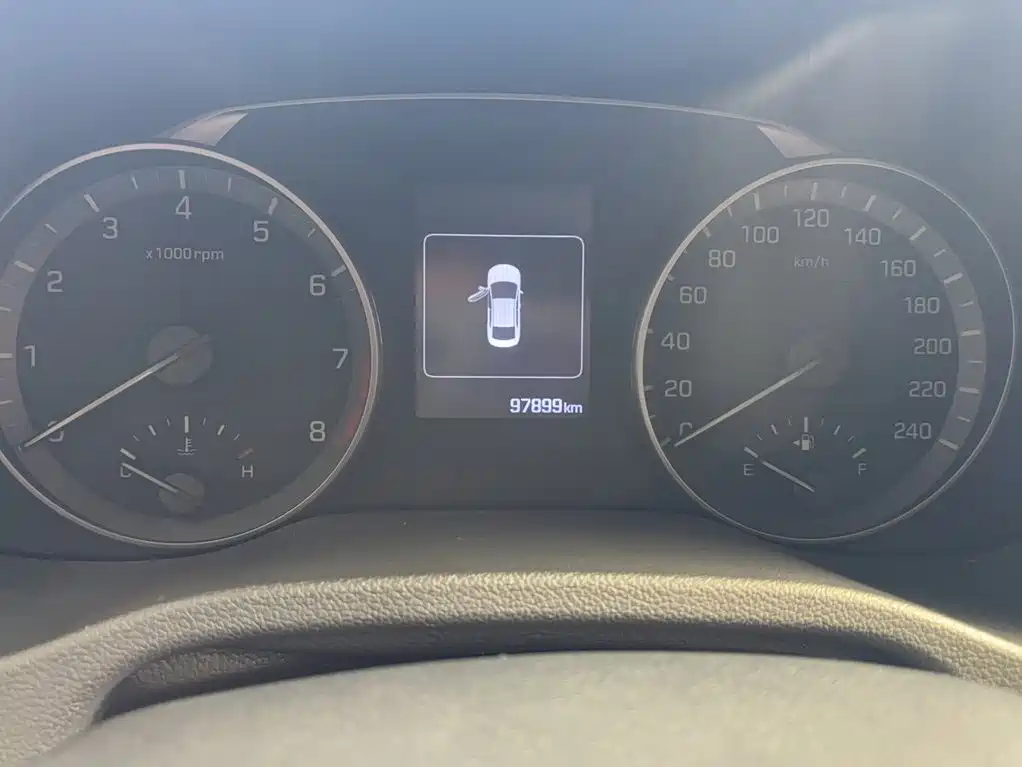 Hyundai Elantra — миниатюра 3