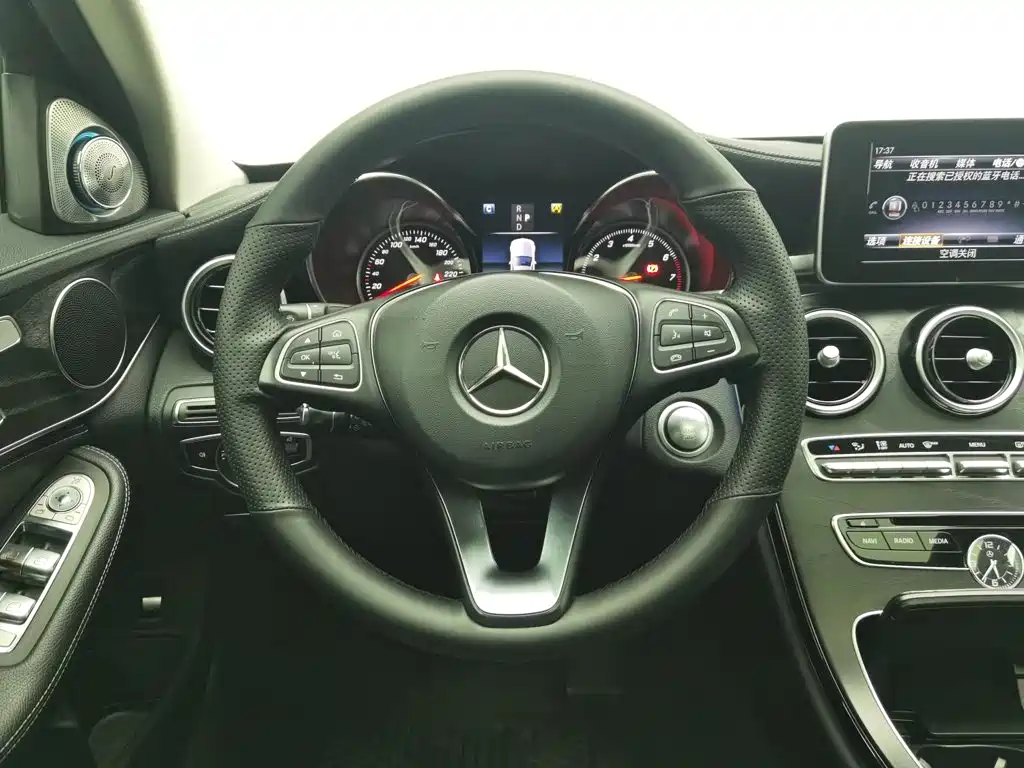 Mercedes-Benz C-Class — миниатюра 11