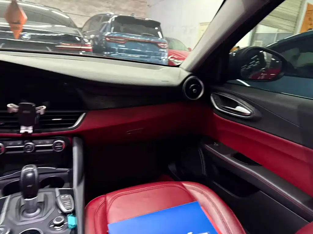 Alfa Romeo Giulia — миниатюра 4