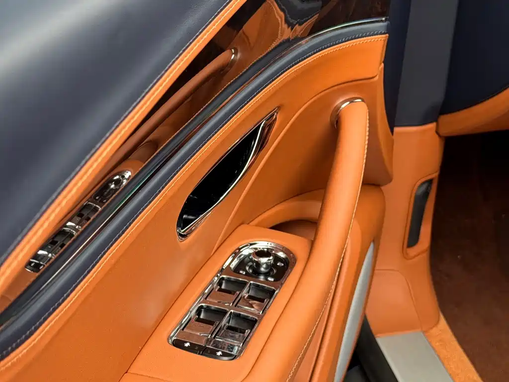 Bentley Flying Spur — миниатюра 20