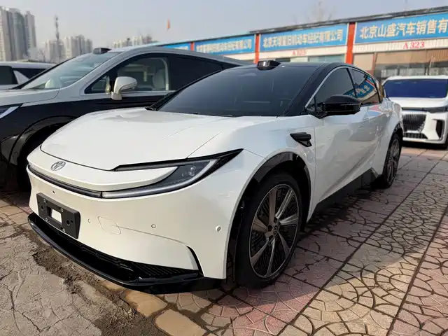TOYOTA BZ5 2025