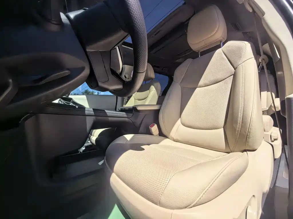 Toyota Sienna — миниатюра 22