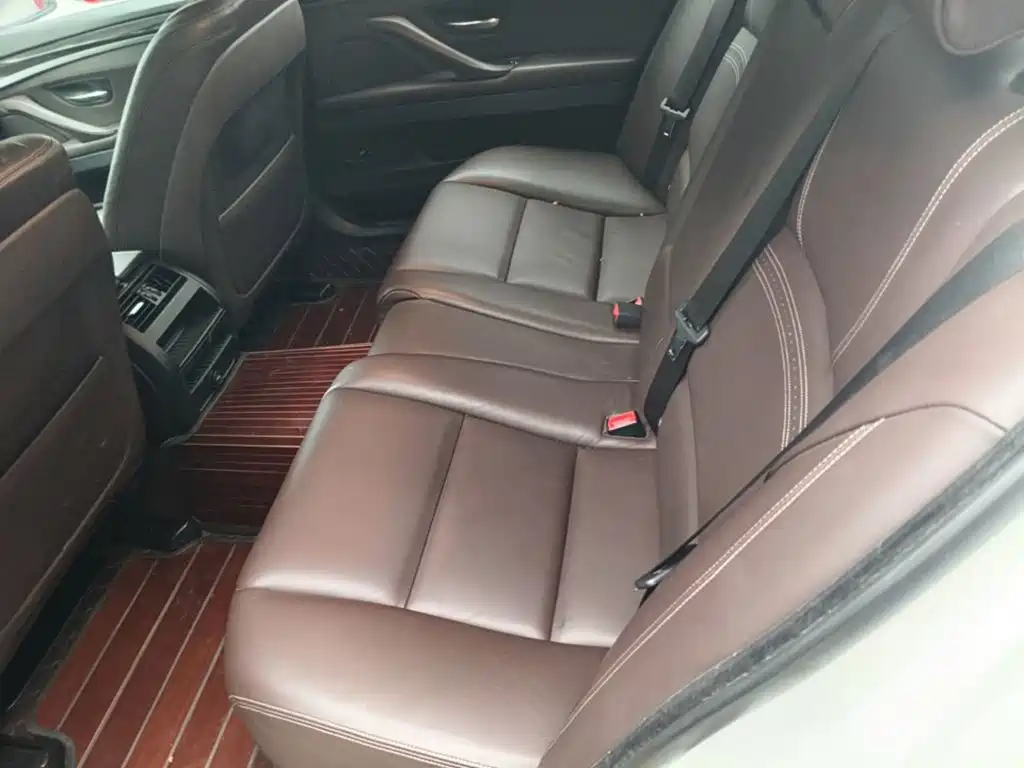 BMW 5 Series — миниатюра 17