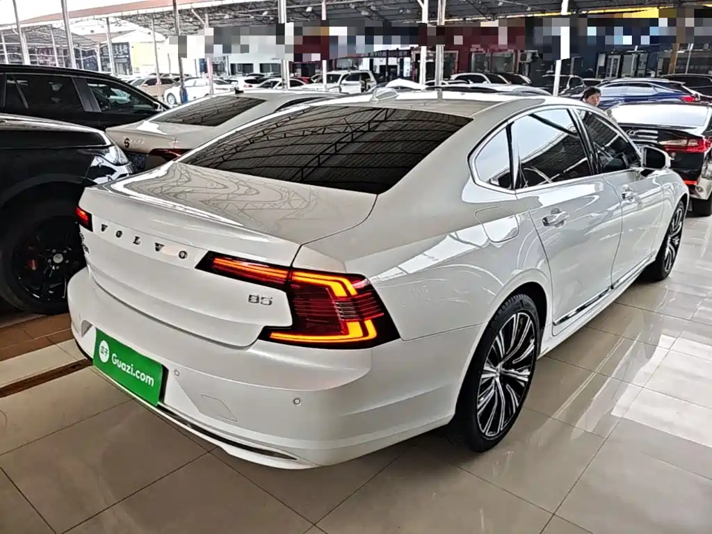 Volvo S90 — миниатюра 7
