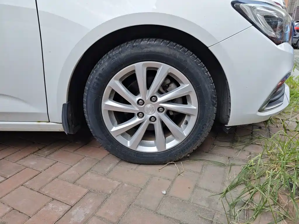 Buick Verano — миниатюра 8