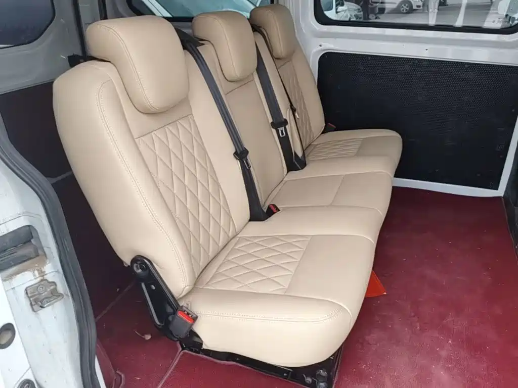 Ford Transit — миниатюра 17