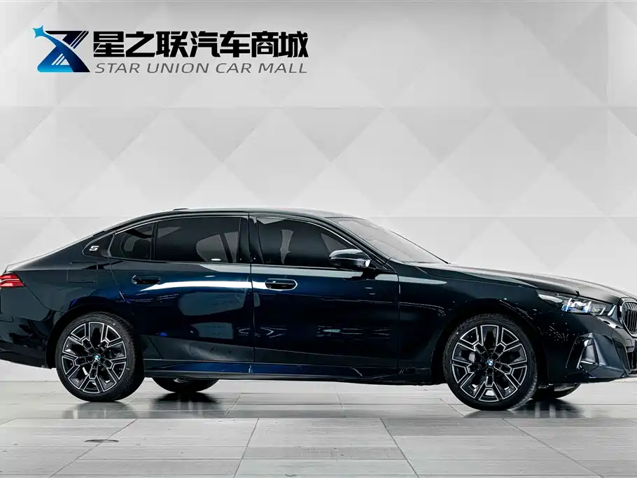 BMW 5 Series — миниатюра 5
