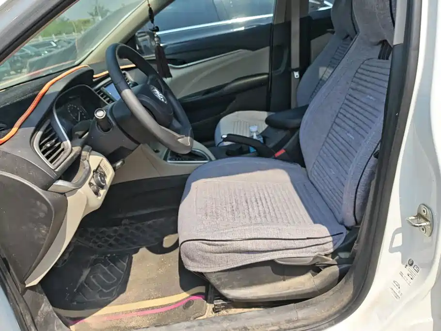 Buick Excelle — миниатюра 9