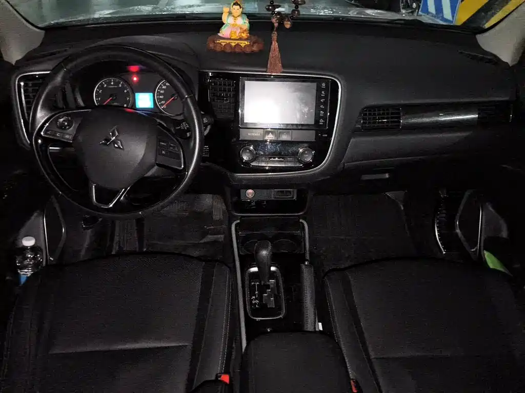 Mitsubishi Outlander — миниатюра 5