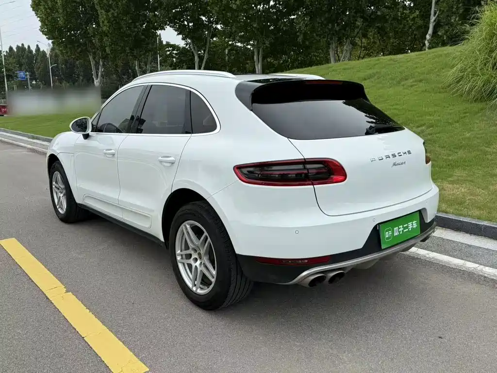 Porsche Macan — миниатюра 5