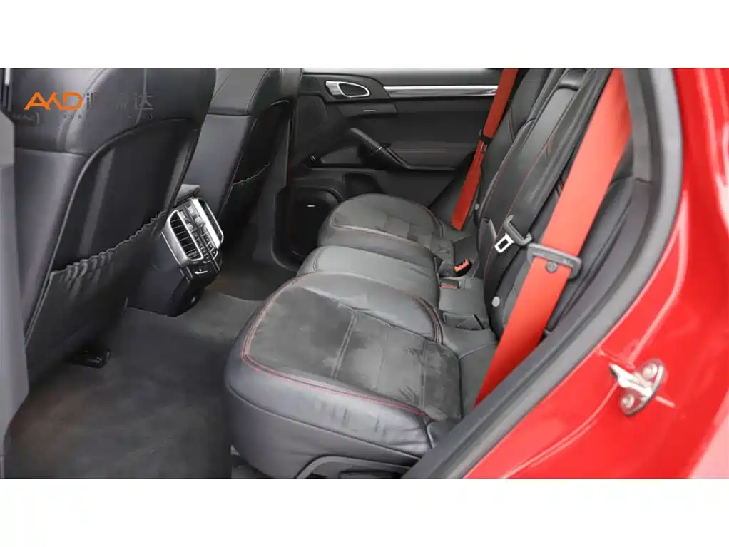 Porsche Cayenne — миниатюра 7