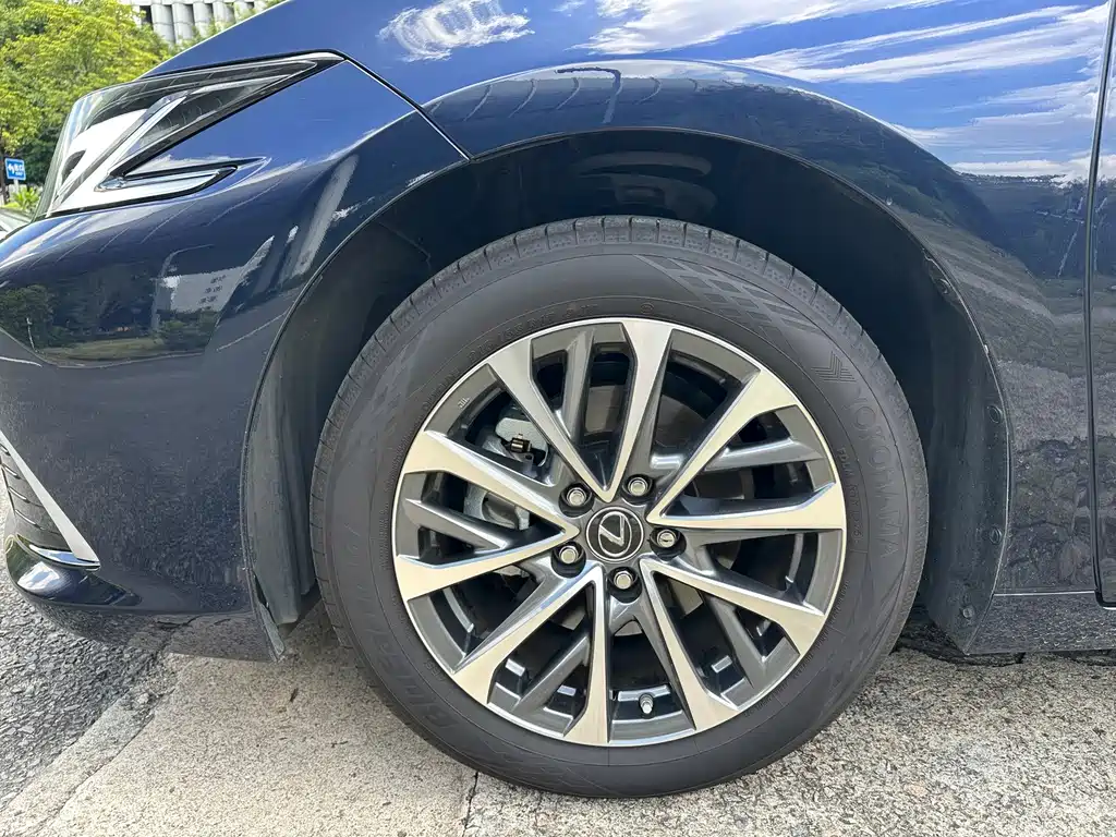 Lexus ES — миниатюра 4