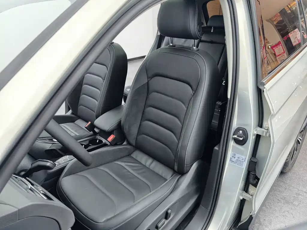 Volkswagen Tiguan L — миниатюра 15