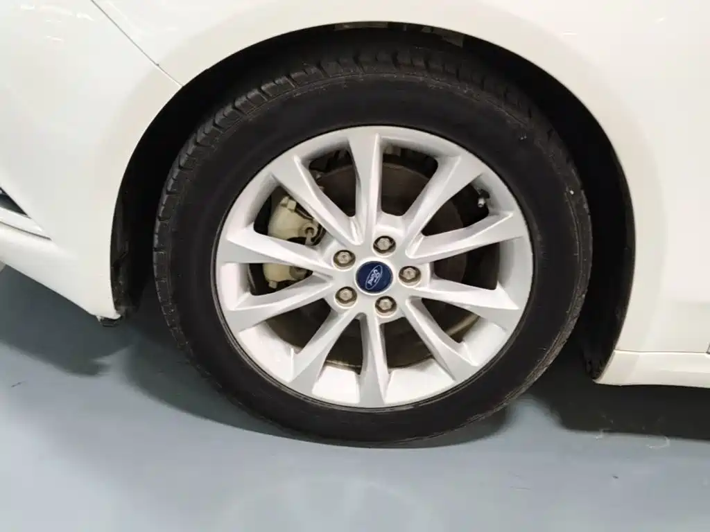Ford Mondeo — миниатюра 25