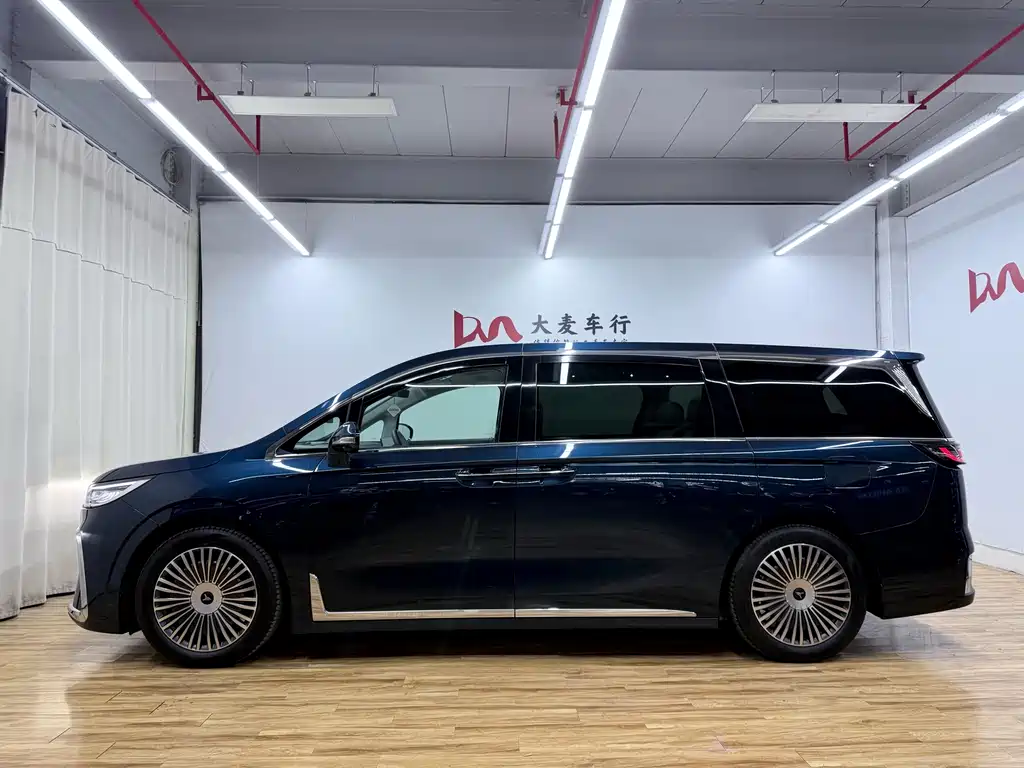 Voyah Dreamer PHEV 4WD Flagship Kunpeng Edition, фото 7