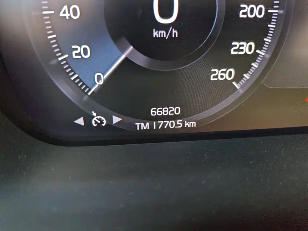 Volvo XC40 — миниатюра 5