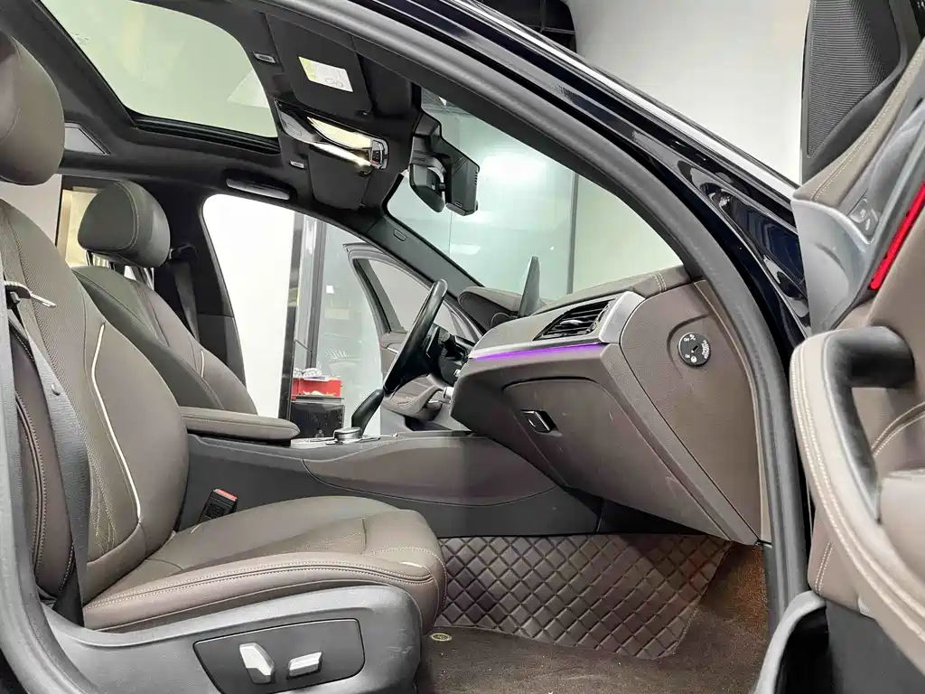 BMW 5 Series — миниатюра 12
