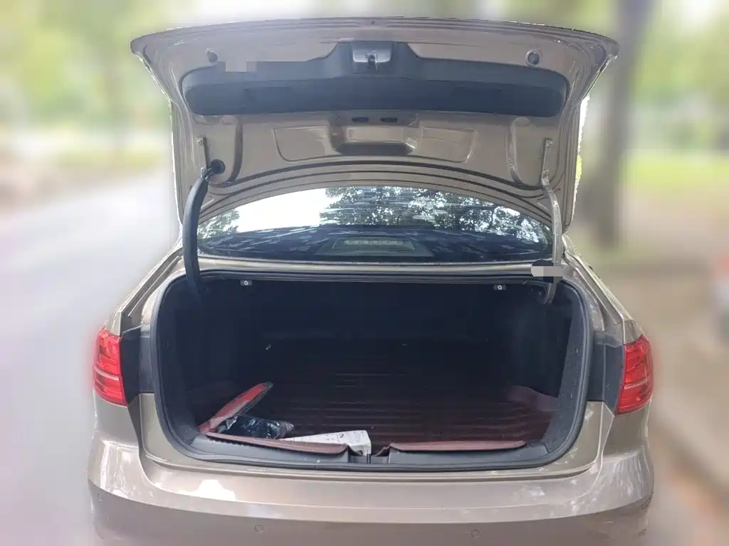 Volkswagen Sagitar — миниатюра 16