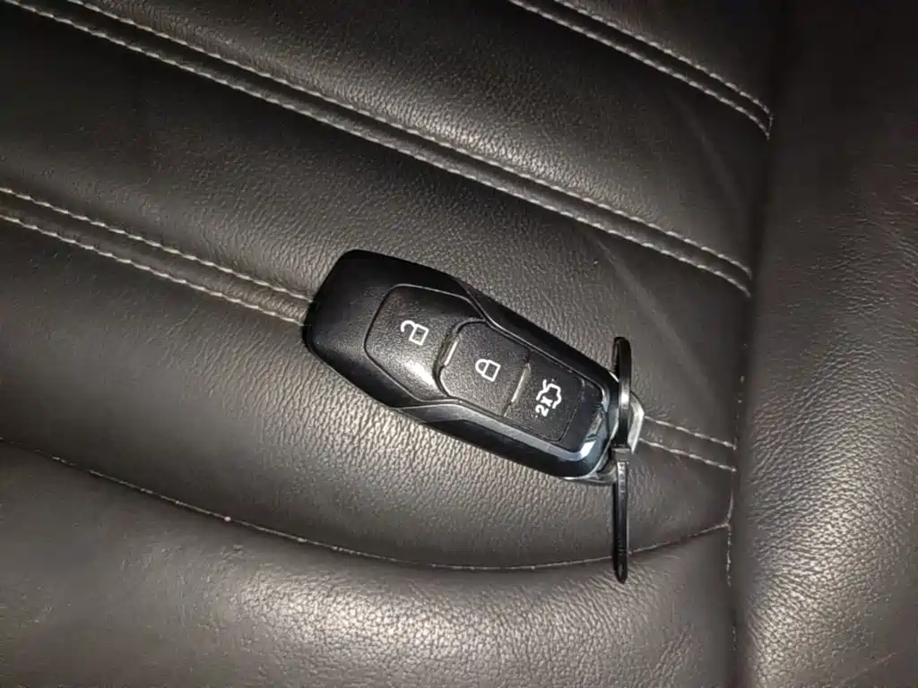 Ford Mondeo — миниатюра 9