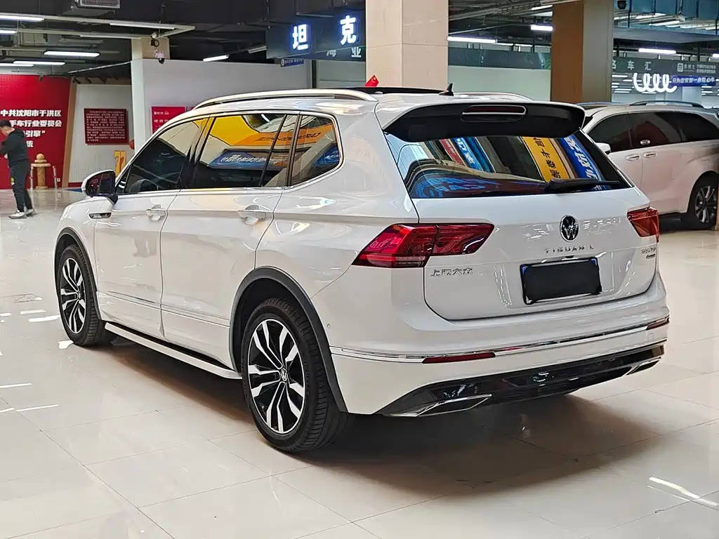 Volkswagen Tiguan L — миниатюра 7