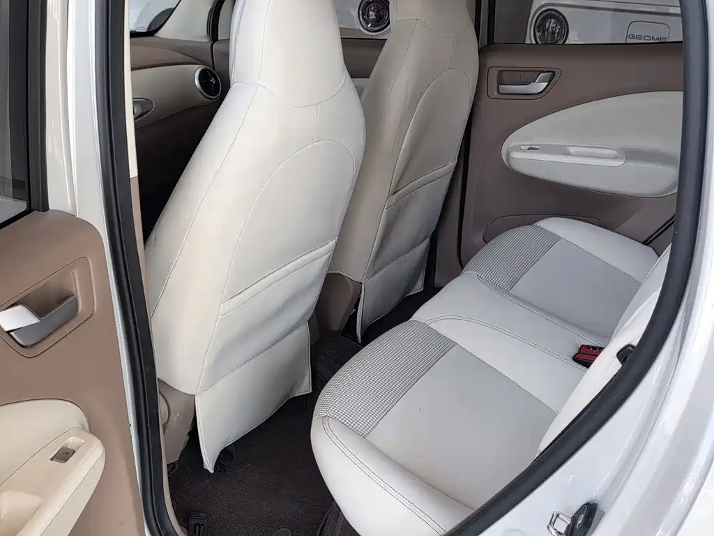 Wuling MINIEV — миниатюра 3