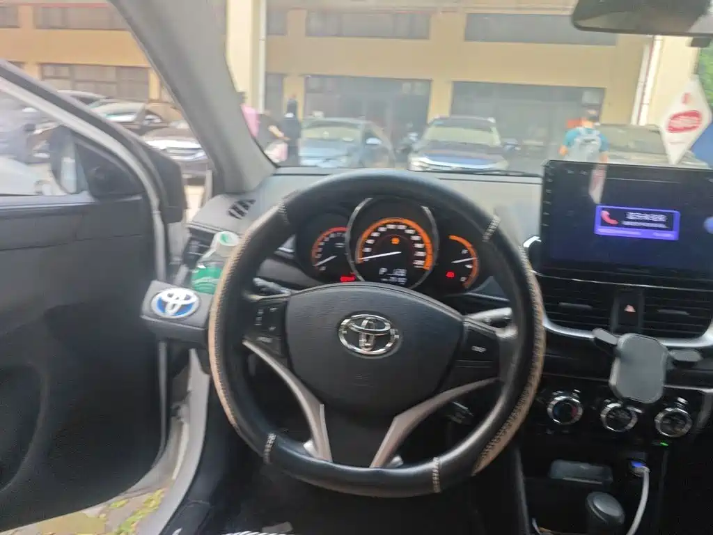 Toyota Yaris L — миниатюра 11