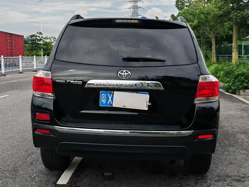 Toyota Highlander 2012 2.7L 7 мест Elite