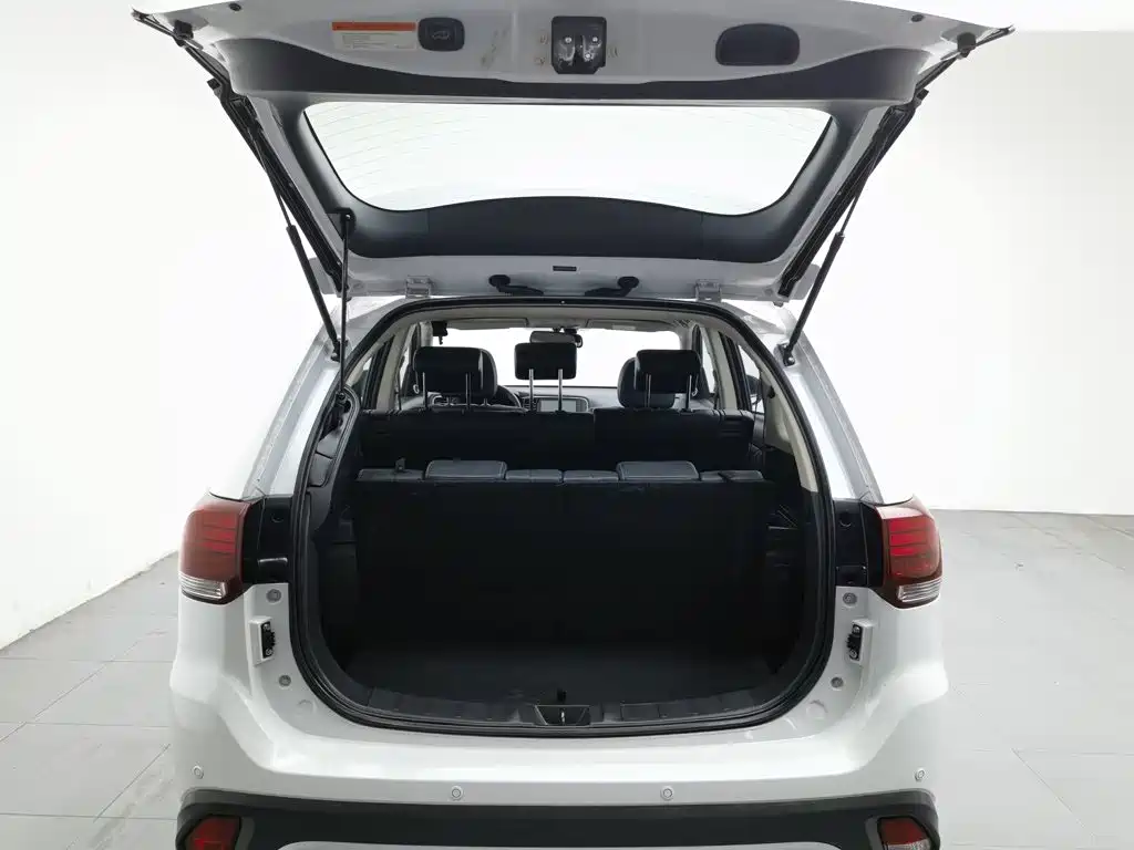 Mitsubishi Outlander — миниатюра 16