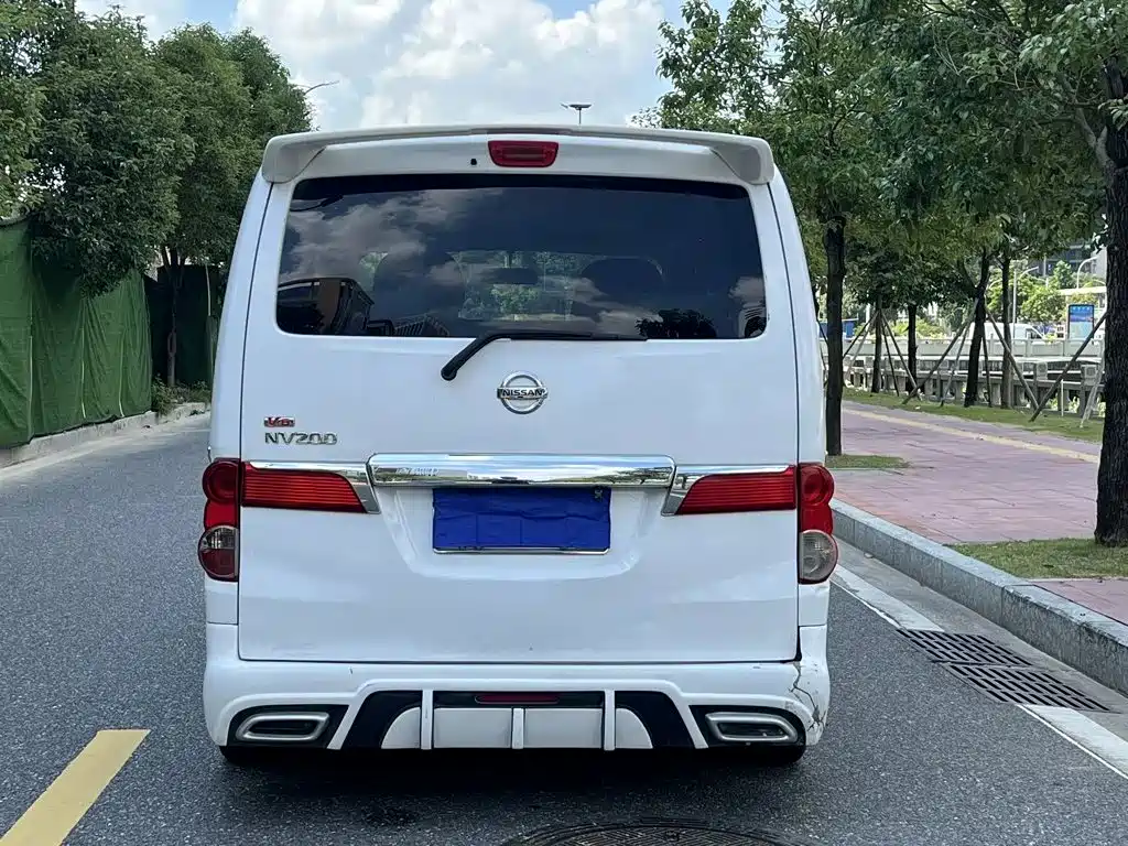 Nissan NV200 — миниатюра 12