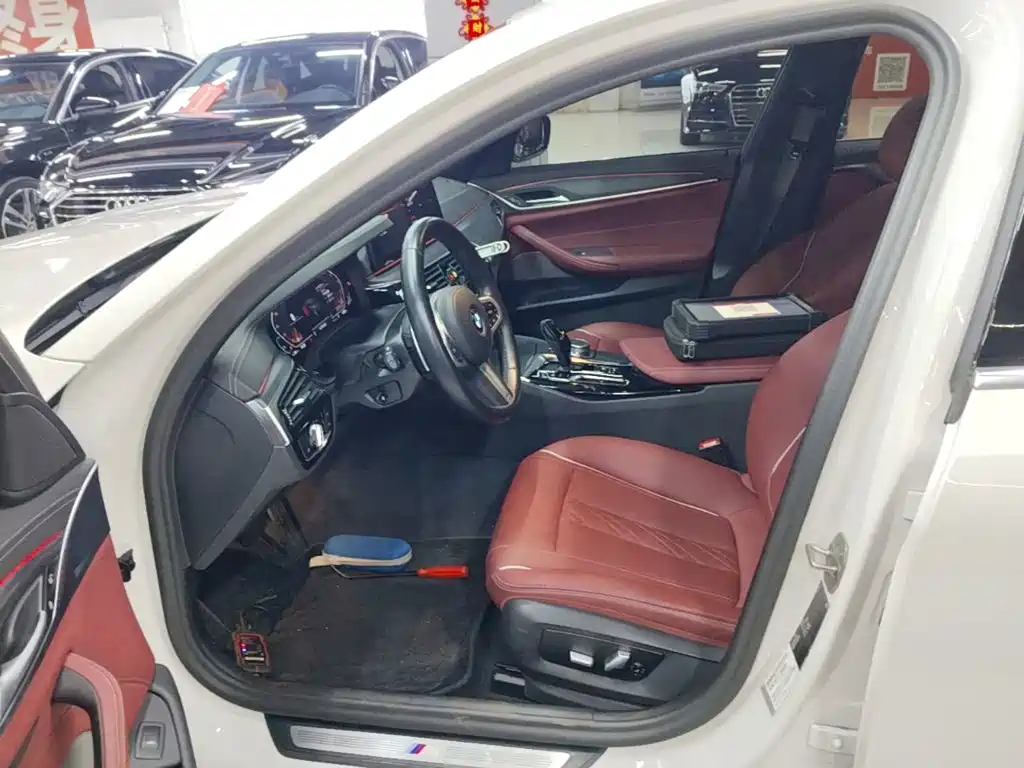 BMW 5 Series — миниатюра 15