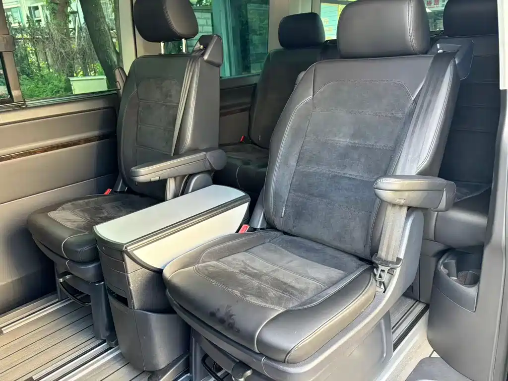 Volkswagen Multivan — миниатюра 3