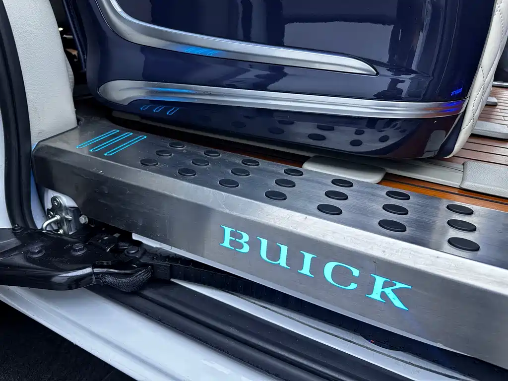 Buick GL8 — миниатюра 20