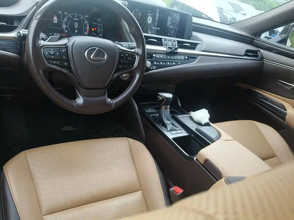 Lexus ES — миниатюра 10