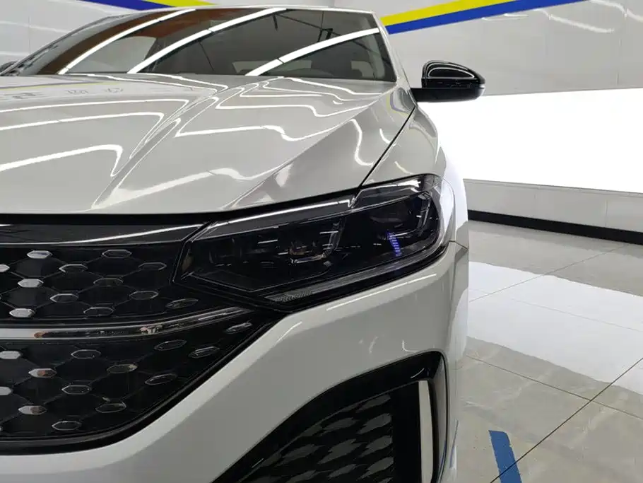 Volkswagen Lavida — миниатюра 5