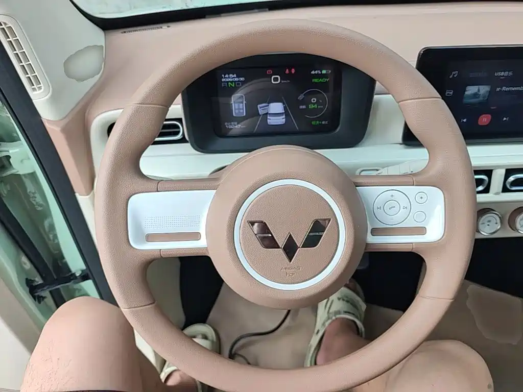 Wuling MINIEV — миниатюра 11