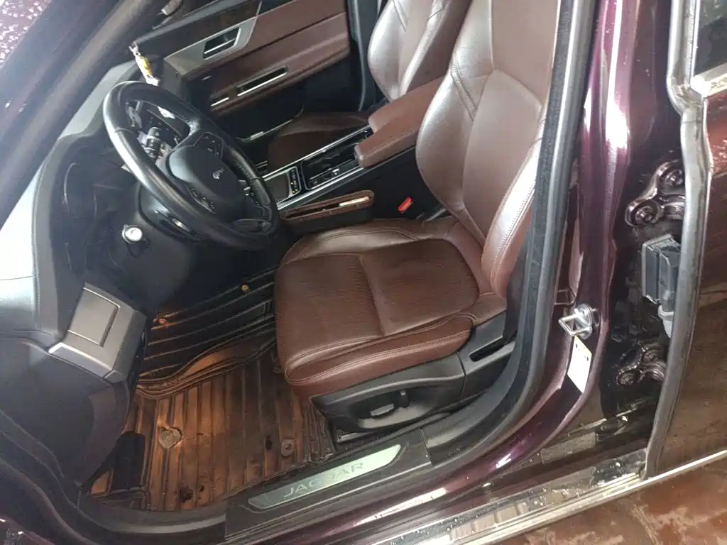 Jaguar XFL — миниатюра 8