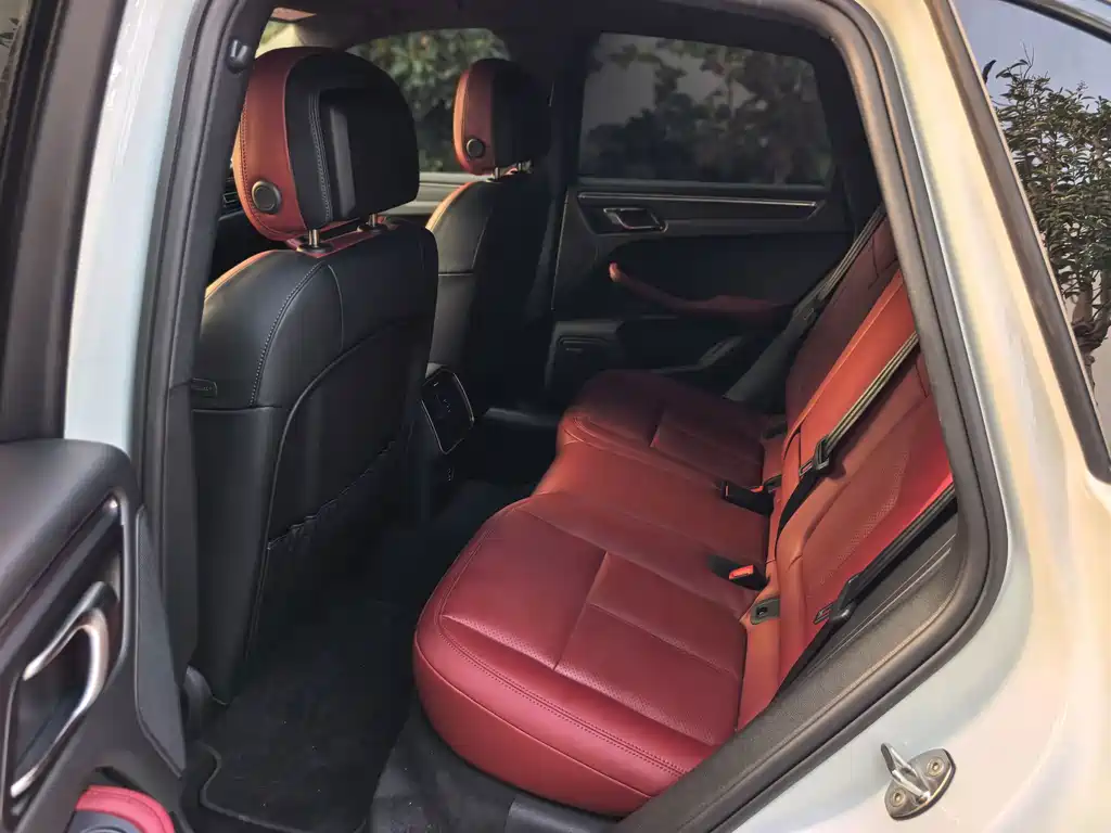 Porsche Macan — миниатюра 4