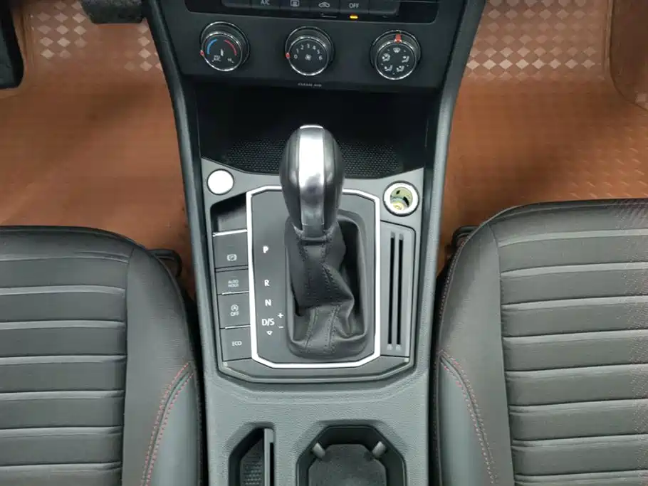 Volkswagen Lavida — миниатюра 16