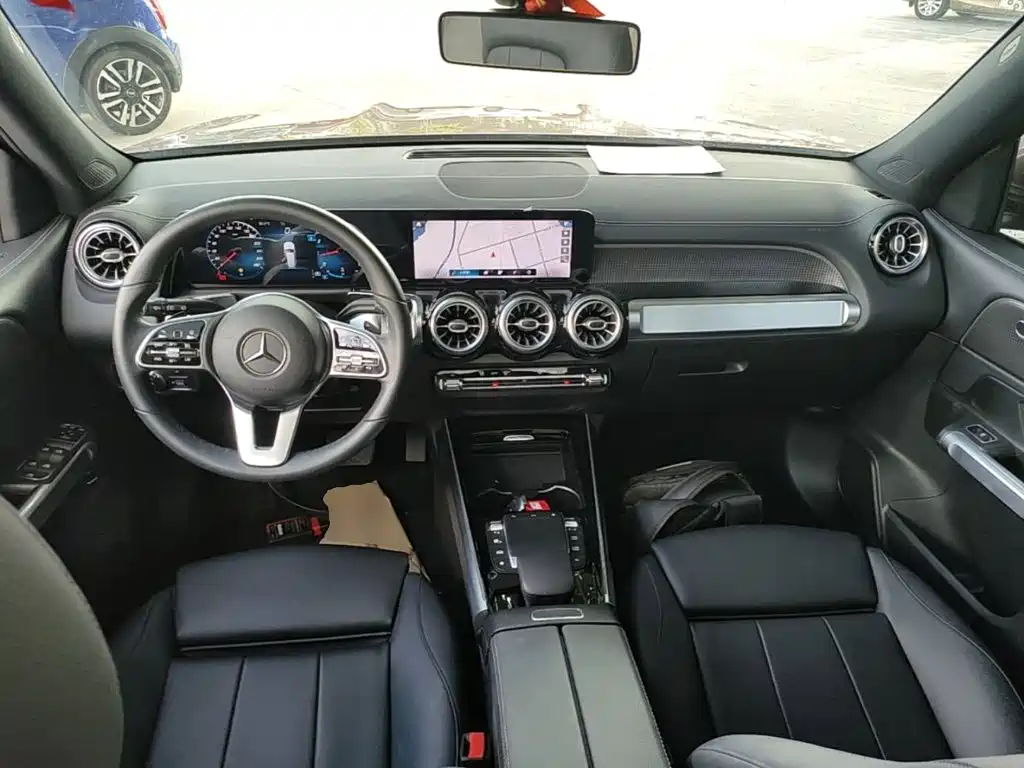 Mercedes-Benz GLB — миниатюра 10