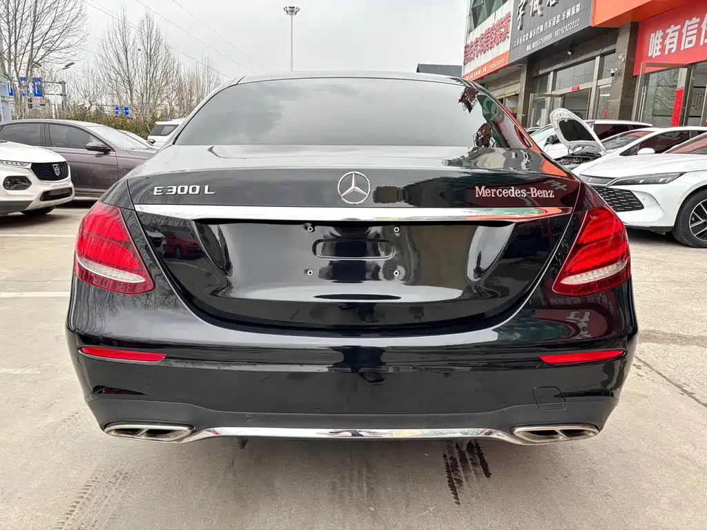 MERCEDES-BENZ E CLASS