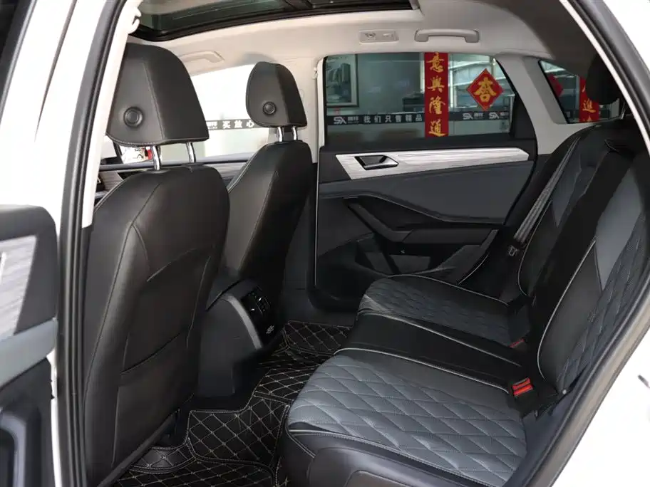 Volkswagen Sagitar 2025 300TSI DSG
