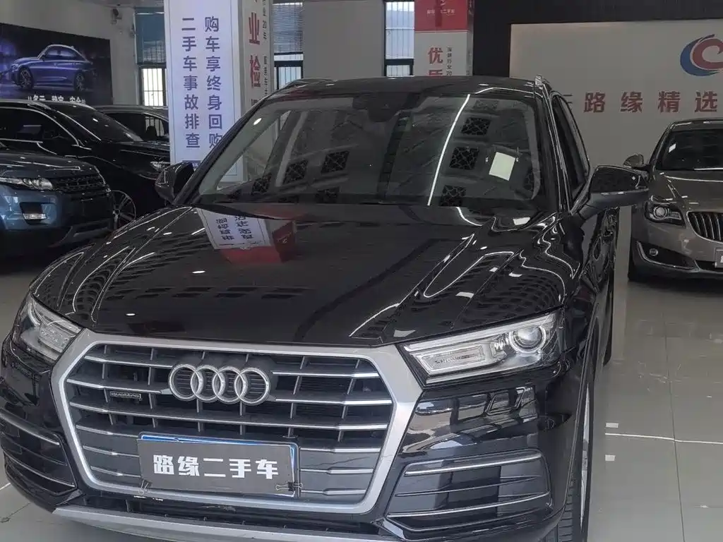 Audi Q5L — миниатюра 2