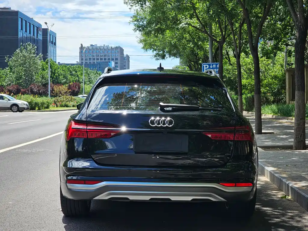 Audi A6 2024 allroad quattro 55 TFSI Premium