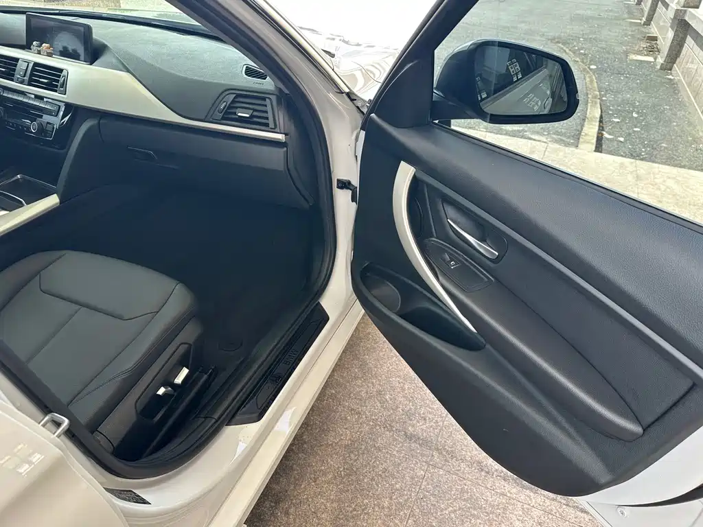 BMW 3 Series — миниатюра 20