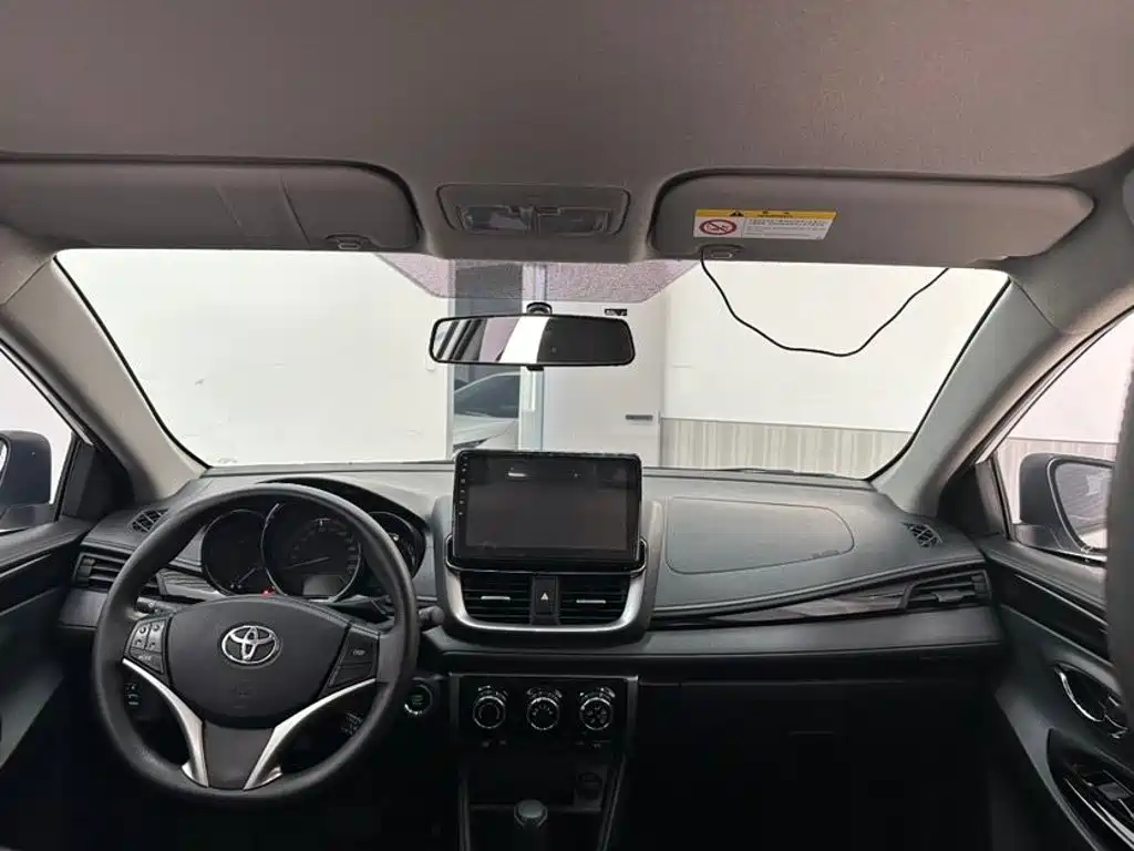 Toyota Yaris L — миниатюра 12