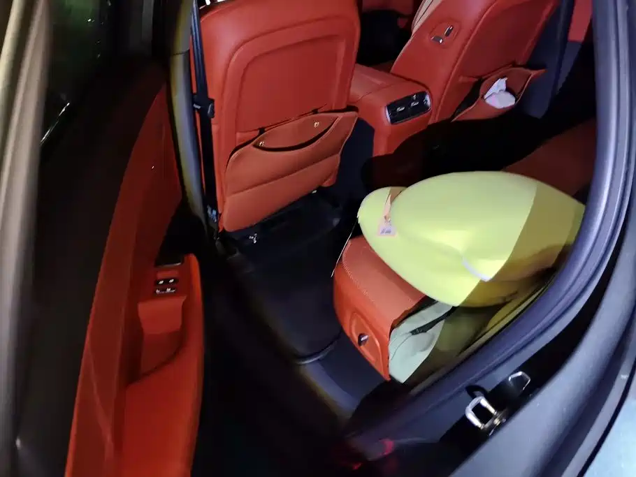 Hongqi Красный флаг HS6 PHEV — миниатюра 11