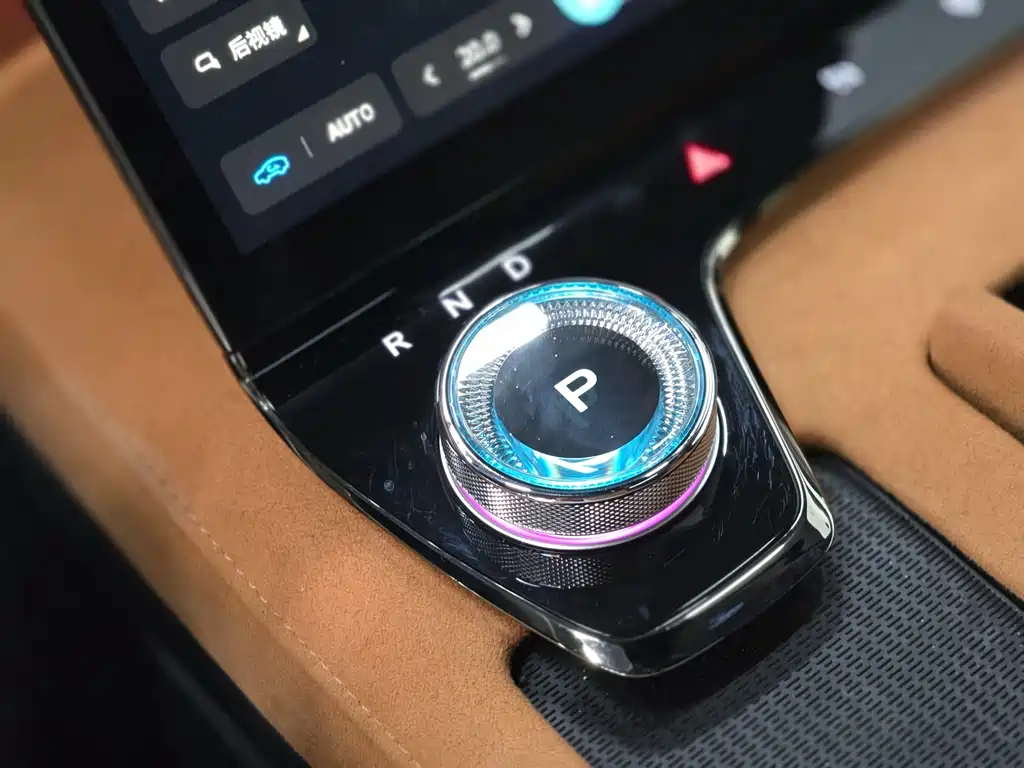 VOYAH Zeekr — миниатюра 13